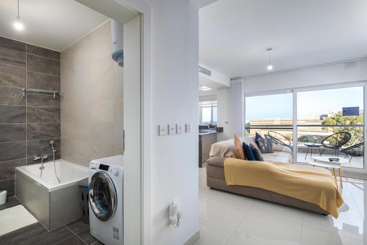 Spacious, Modern & Cosy 2 Bedroom 2 Bathroom Apartment - St. Julians San Ġiljan Kültér fotó