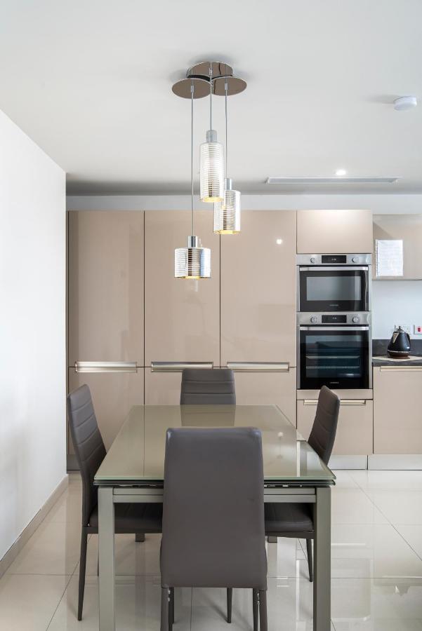 Spacious, Modern & Cosy 2 Bedroom 2 Bathroom Apartment - St. Julians San Ġiljan Kültér fotó